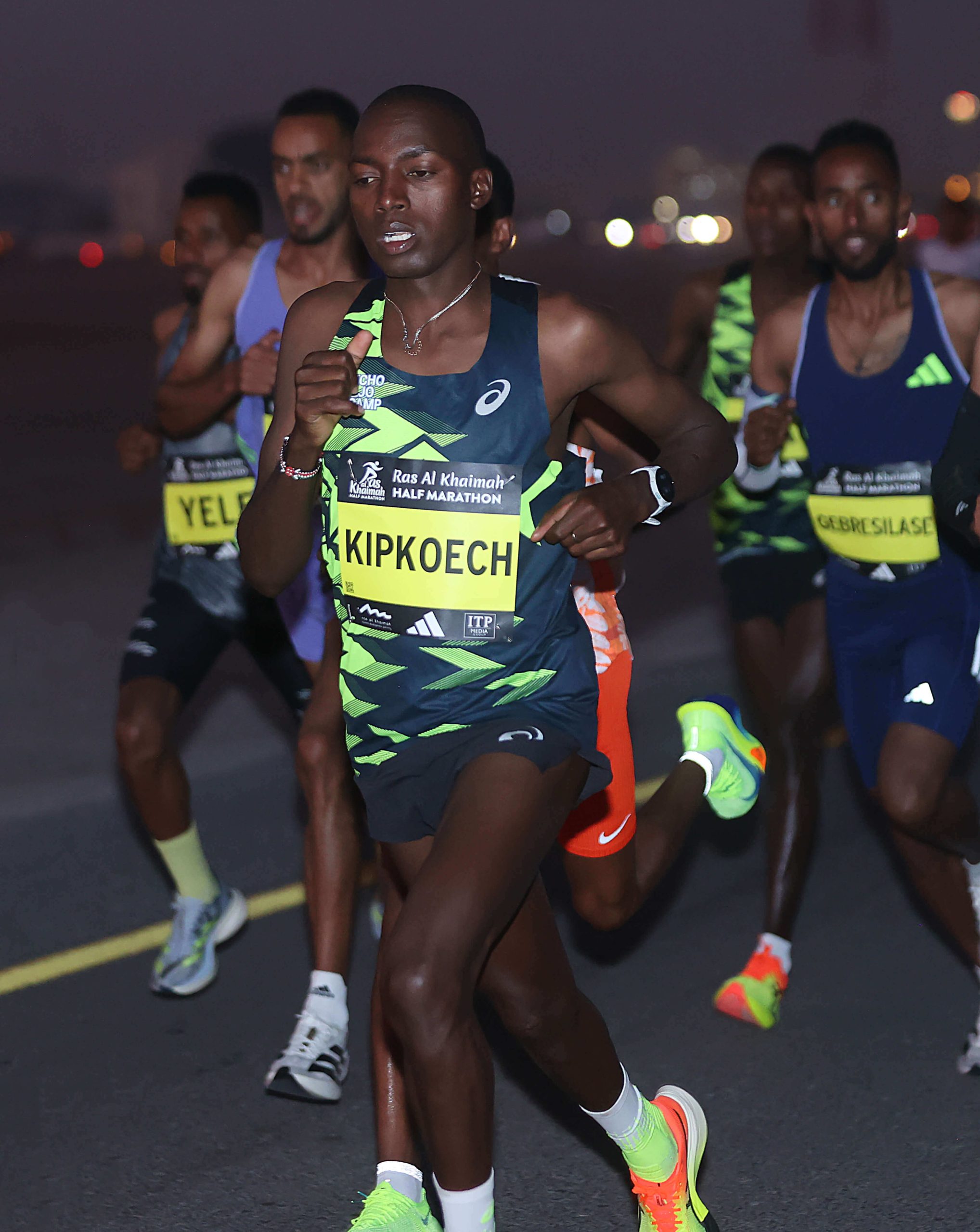 8473